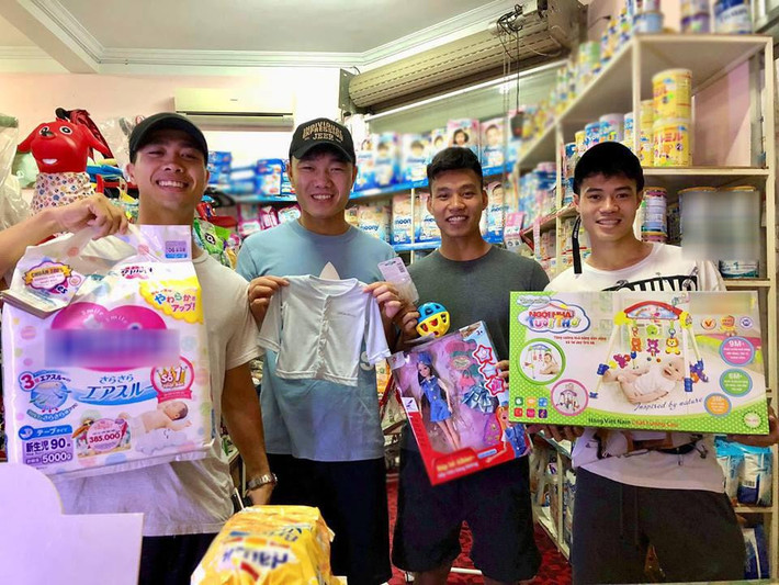 Những ngày qua, những thông tin về đội tuyển Việt Nam luôn tràn ngập các mặt báo cũng như MXH, từ những phân tích chiến thuật cho đến đời tư của các cầu thủ đều trở thành chủ đề bàn tán sôi nổi.