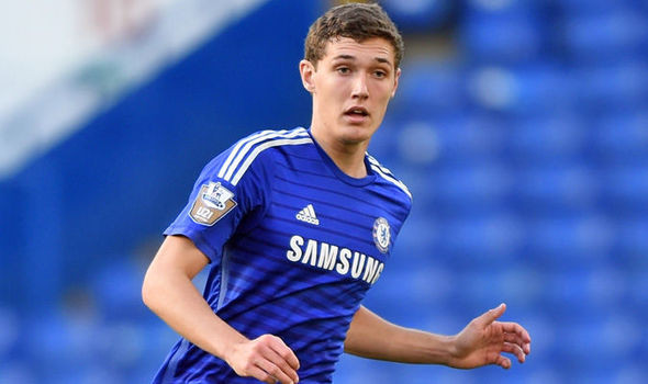 Andreas Christensen đã không may gặp phải chấn thương khá nặng trong trận đấu với Brighton mới đây. HLV Conte và ban huấn luyện của Chelsea tỏ ra rất lo lắng cho cầu thủ này. Ảnh: Goal