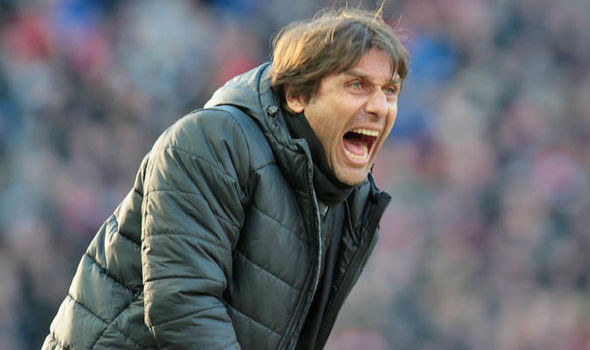 HLV Conte lo sợ rằng Chelsea không kiếm nổi vé dự Champions League sau thất bại 1-2 trước M.U.