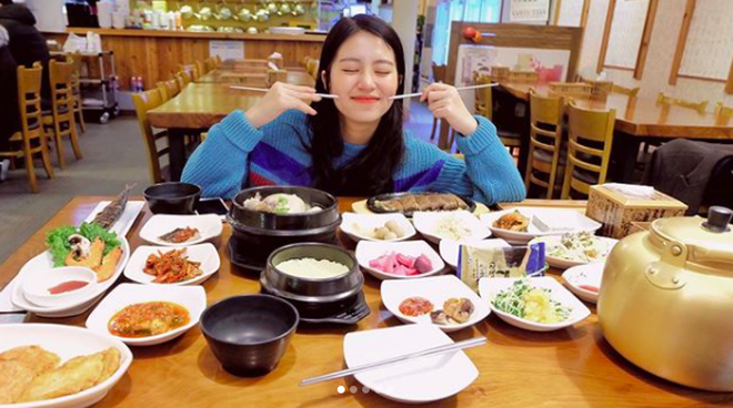 Ngoài sức hút đến từ ngoại hình xinh xắn cùng Instagram với tông màu siêu đẹp thì nhiều người còn quan tâm Mẫn Tiên vì chính những bức ảnh đồ ăn xinh xắn của cô nàng.