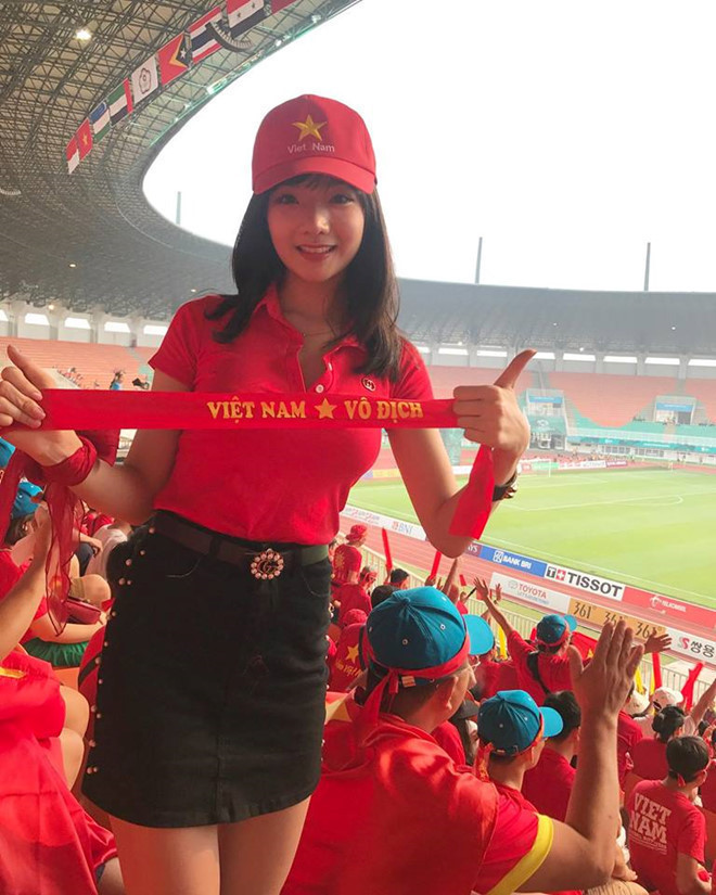 Trước đó, tại ASIAD 2018 được tổ chức tại Indonesia, Phan Thị Thủy Tiên (21 tuổi) từng được nhiều dân mạng Việt Nam và Hàn Quốc quan tâm khi xuất hiện trong clip phỏng vấn của đài truyền hình SBS (Hàn Quốc).