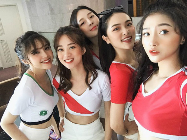 Phấn khích khi được tham gia chương trình đồng hành cùng World Cup năm nay, cô nàng có nickname My Lô, đại diện cho ĐTQG Ai Cập cho biết: "32 cô gái, 32 bông hoa xinh đẹp đại diện cho 32 đội bóng đến từ các quốc gia cùng nhau tranh tài trong ngày hội bóng đá lớn nhất thế giới - Fifa World Cup 2018 và bọn em rất mong chương trình lên sóng và nhận được sự ủng hộ của mọi người".