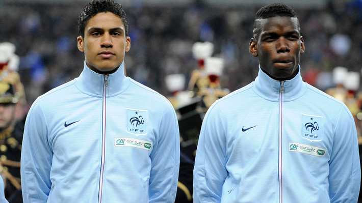 M.U xem Raphael Varane là mục tiêu hàng đầu và đã nhờ đến Pogba lôi kéo đồng hương người Pháp về sân Old Trafford với những điều khoản hậu hĩnh.