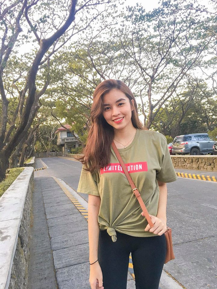 Trên trang cá nhân của mình Aleksis liên tục "show" những bức ảnh vô cùng xinh đẹp khiến dân mạng phải đặt dấu hỏi lớn rằng liệu cô hot girl người Philippines này có phải là một "thành quả" của công nghệ dao kéo đỉnh cao.