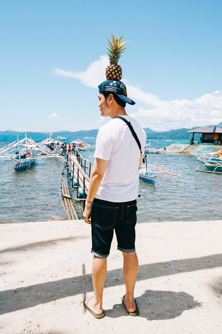 Đến với nơi đây, Quang Vinh và Diễm My đã vô cùng hào hứng ngồi thuyền ngắm cảnh biển rồi thỏa thích nhảy ùm xuống dòng nước trong xanh mát lạnh. Hai nghệ sĩ còn được trải nghiệm ngậm ống thở snorkeling ngắm san hô chỉ cách mặt nước biển vài mét.