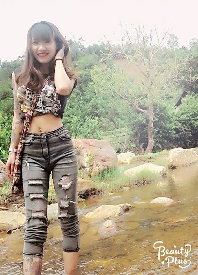 Hiện tại, Tiểu Ngọc đã nuôi lại tóc dài và trong cô gái sinh năm 1993 này lại cực quyến rũ chẳng kém cạnh các bạn trẻ khác. Khác hẳn với hình ảnh ngổ ngáo cách đây 5,6 năm của cô.