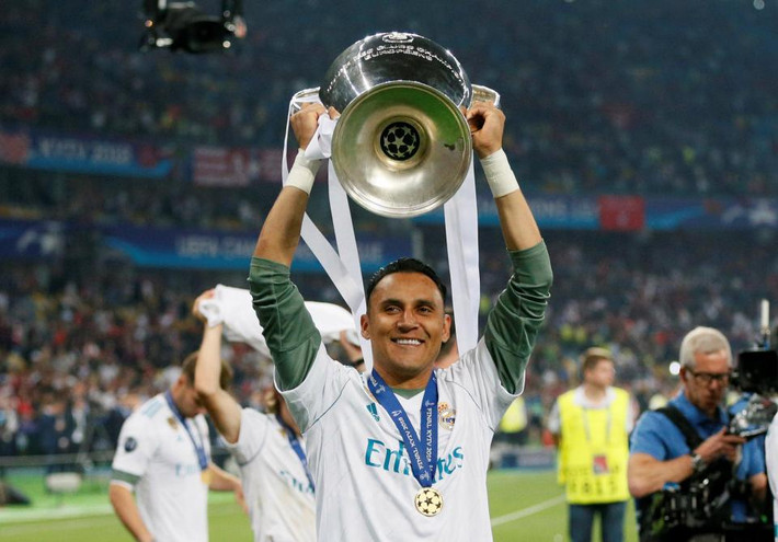 Sau khi bán Joe Hart và Andy Gunn trong kỳ chuyển nhượng mùa hè, Pep Guardiola chỉ còn hai thủ thành chất lượng là Ederson và Claudio Bravo. Để chữa cháy, Pep chọn cách mượn người và cái tên được nhắm tới đó là Cillessen và Keylor Navas.