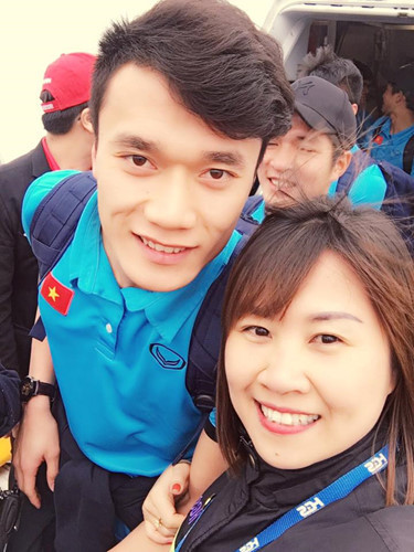 Hình ảnh mới nhất của các cầu thủ được cộng đồng mạng liên tục cập nhật trong chiều 28/1 khi đoàn xe đưa các cầu thủ U23 Việt Nam lăn bánh trên các con phố Hà Nội.
