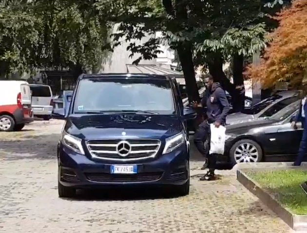 Sau khi đồng ý gia nhập AC Milan, Tiemoue Bakayoko hiện tại đã có mặt tại Milan để kiểm tra y tế.