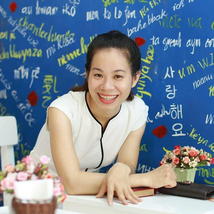 Cùng với đó, người đứng trên bục giảng chửi bới học viên bằng nhiều từ ngữ tục tĩu, miệt thị, xưng "tao", gọi "mày" và cho rằng, học viên này đã kí cam kết học tập từ đầu nhưng anh đã vi phạm. Cao trào nhất có những đoạn giáo viên này lớn tiếng: "Ra ngoài kia, có một hay 10 trung tâm cũng không thể dạy lợn thành người được" hoặc "Lợn học 10 năm cũng không thành người".