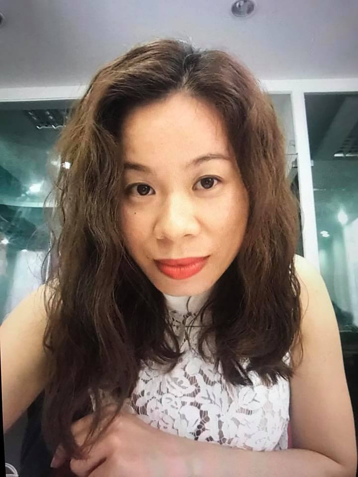 Theo tìm hiểu của các dân mạng nữ giáo viên tiếng Anh mắng học sinh gây bức xúc với màn tranh cãi trên có tên N.K.T đang giảng dạy tại trung tâm tiếng Anh - MST English - Tiếng Anh cho người đi làm.