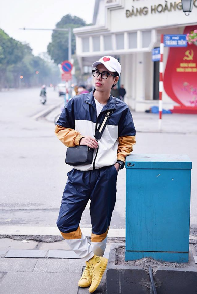 Những cũng theo nhiều bạn trẻ cho rằng, công việc bếp núc, rửa bát vẫn được xem là sở trường của phụ nữ, hiếm khi mới thấy con trai vào rửa bát. Nhưng suy nghĩ giờ hiện đại hơn, việc nấu nướng rửa bát không còn là chuyện của chị em phụ nữ mà những đấng nam nhi cũng cần một lần "trải nghiệm" để thấu hiểu hơn nỗi "ám ảnh" của các cô gái.