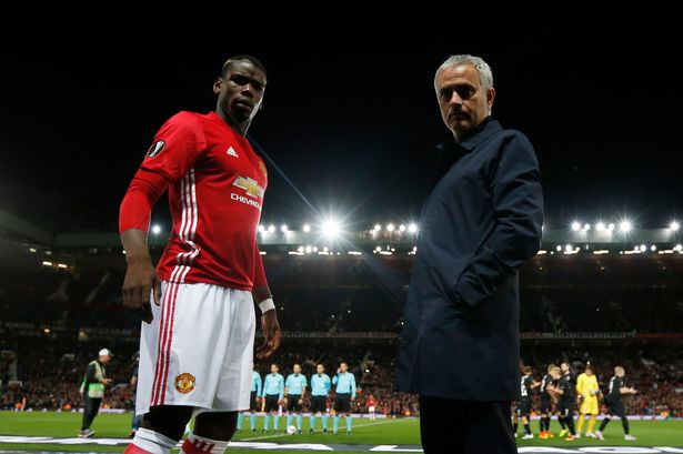Sau khi đứng sau vụ nổi loạn của Pogba, "siêu cò" Mino Raiola đã phải xuống nước và đứng ra tìm giải pháp giúp thân chủ sống yên ổn. Ảnh: Goal