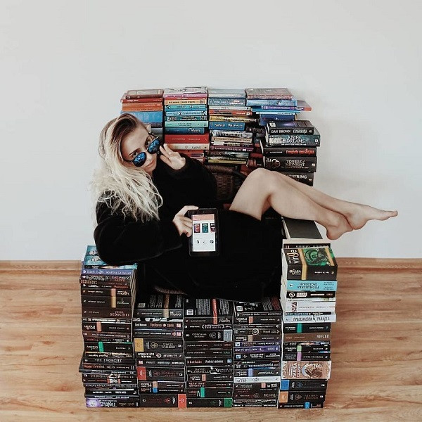 Hiện tại, tài khoản Instagram của Elizabeth đã lên tới hơn 90.000 follower và mỗi bài post ảnh chia sẻ của cô nàng đều thu về hàng nghìn lượt like, bình luận và chia sẻ.