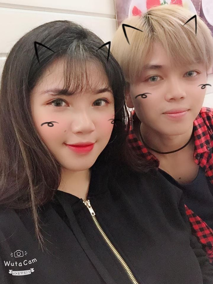 Trước đó, Thu Trang nổi tiếng mạng xã hội nhờ bộ ngực khủng của mình và những bộ ảnh táo bạo, quyến rũ và nhận phải nhiều gạch đá từ cộng đồng mạng.