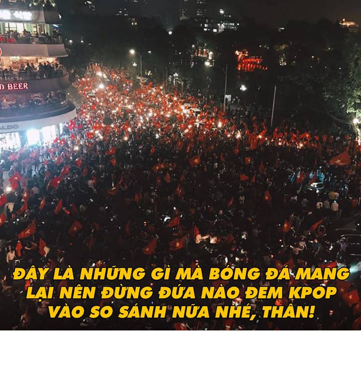 Fan Kpop nhìn cảnh tượng này ở Việt Nam thôi cũng chỉ biết bình luận rằng: "Phát hoảng".
