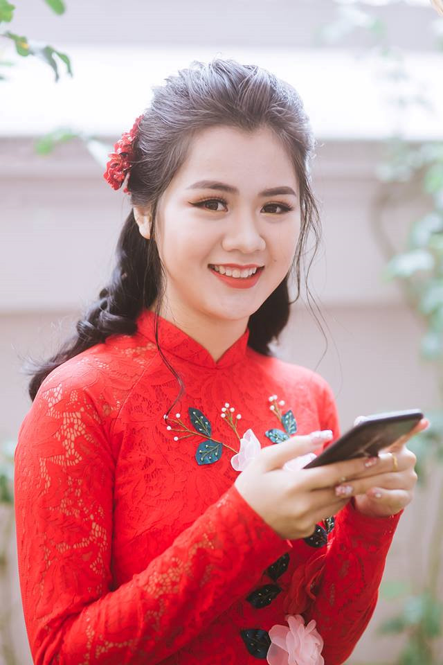 Tại trang cá nhân, không ít lần Quế Ngọc Hải chia sẻ những hình ảnh ngọt ngào bên gia đình, cũng như dành lời yêu thương cho vợ và con gái đầu lòng trước khi tham dự AFF Cup cùng đội tuyển Việt Nam.