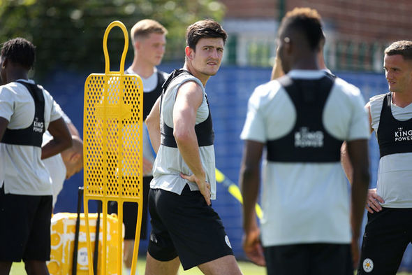 Theo Independent, lãnh đạo MU quyết tâm đưa Harry Maguire về sân Old Trafford và trong hôm nay sẽ gửi lời đề nghị 75 triệu bảng đến Leicester.