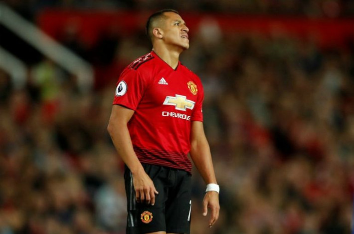 Sanchez gây thất vọng lớn trong đội hình MU dù được chính Mourinho mua về. Mặc dù “Quỷ đỏ” sẽ bổ nhiệm tướng mới song gần như Sanchez không còn cơ hội. Nhiều khả năng tiền vệ số 7 sẽ chuyển đến PSG hoặc một đội bóng tại La Liga.