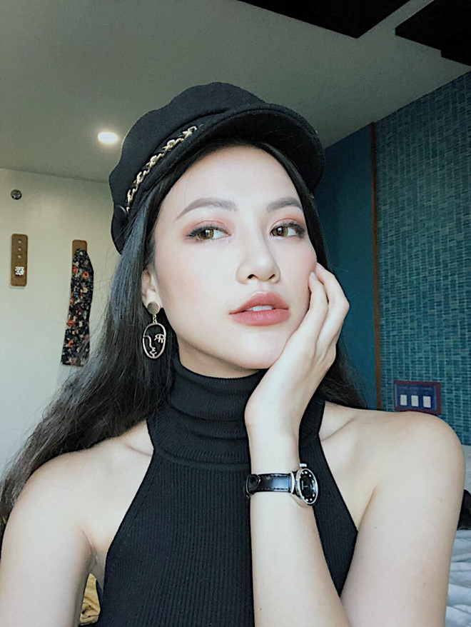 Đáp trả lại ý kiến Phương Khánh PTTM, nhiều dân mạng đã đưa ra lời giải thích đó là do cách trang điểm. Cách trang điểm có thể biến hóa các điểm trên gương mặt hơi khác và tùy vào từng góc ảnh cũng có thể gây ra hiện tượng này.