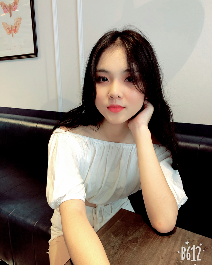Chia sẻ về việc ít sử dụng Facebook, Hương Xuân chia sẻ rằng: "Mình ít sử dụng mạng xã hội bởi vì cảm thấy không thực sự cần thiết. Nhưng gần đây, khi học ở cấp học cao hơn, các thông báo về nội dung học tập đều được cập nhật trên Group chung của lớp nên mình đã lập một tài khoản chỉ để cập nhật thông tin đó mà thôi"