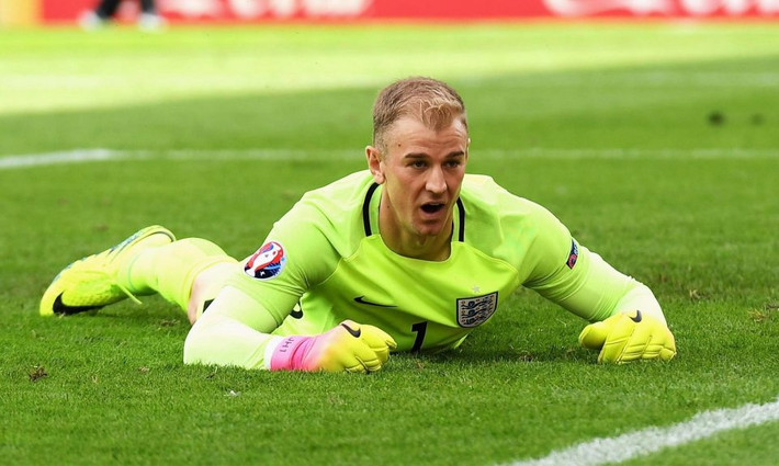 MU sợ mất Sergio Romero và ngay lập tức đã điền tên Joe Hart để dự bị cho De Gea trong mùa giải mới.