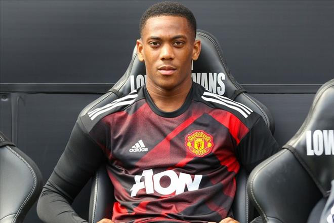 Chuyển nhượng bóng đá mới nhất từ Sky Sport, Anthony Martial vẫn chưa đồng ý lời đề nghị gia hạn mới nhất từ MU và đang chờ đợi một một thỏa thuận khác có lợi hơn cho bản thân.