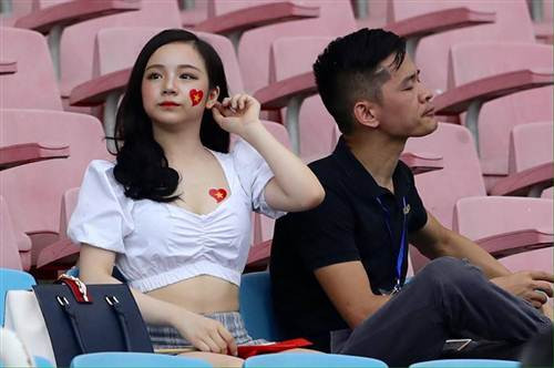 Thủy Tiên là một trong những gương mặt được MXH Việt săn đón nhiều sau chương trình "đồng hành cùng World Cup" và là đại diện cho ĐTQG Nhật Bản.