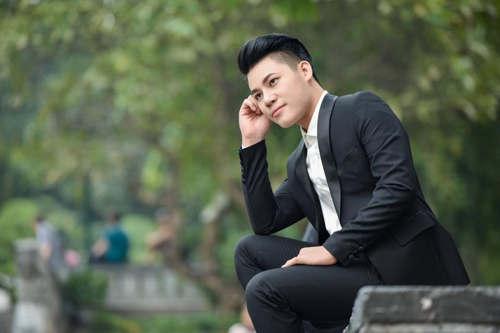 Những lúc nhớ nhà như vậy, Duy Cường mở những ca khúc như "Lòng mẹ", "Tình cha"để nghe và luôn dặn với lòng cần phải nỗ lực hơn nữa, cố gắng hơn nữa để không phụ lòng mong đợi của bố mẹ