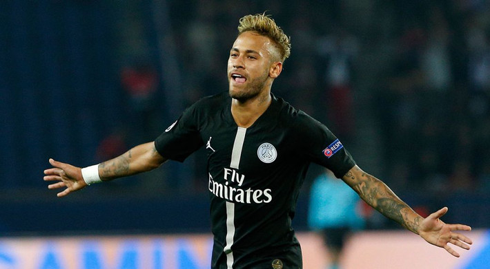 Steve Sidwell, chuyên gia của Sky Sports, nói trong chương trình Debate rằng Neymar cần gia nhập những CLB lớn ở châu Âu như Real Madrid mới có thể bắt kịp được Lionel Messi và Cristiano Ronaldo.