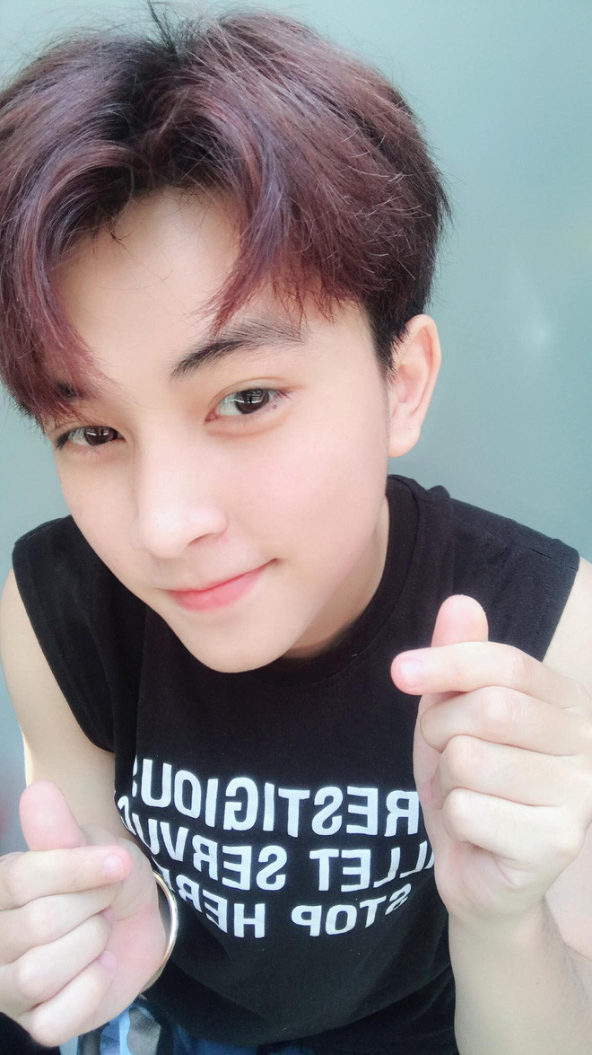 Phần mềm Tik Tok đã trở thành khu vực để trai xinh gái đẹp trẻ trung hài hước các kiểu xuất hiện. Lượn qua một vòng MXH clip này mới phát hiện có vô vàn mỹ nam và mới đây nhất là chàng trai đến từ Đà Nẵng khiến chị em đứng ngồi không yên.