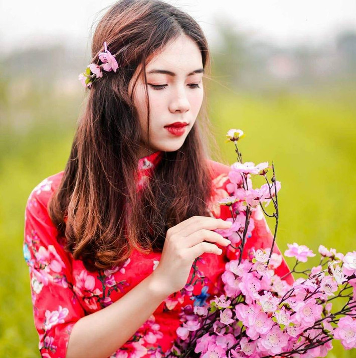 Phương Thảo là một người trẻ và cô bạn cũng cổ vũ tinh thần tích cực tham gia hội làng vì đó là những hoạt động vừa vui, vừa khỏe. Ảnh sử dụng trong bài: FBNV.