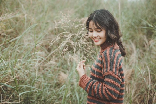 Những hình ảnh của Linh Kiều nhanh chóng tràn ngập Facebook và được các fanpage dành cho lứa tuổi học trò hay hội những người thích ngắm gái đẹp chia sẻ. Đi kèm với đó là đường link trang cá nhân của cô bạn này.