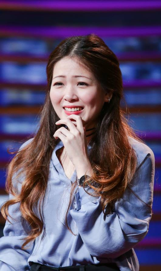 Mới đây trong chương trình Shark Tank được phát sóng trên sóng đài truyền hình, cô nàng Cathy Thảo Trần - CEO 9X của một dự án đã khiến các Shark trong chương trình phải thốt lên rằng "Nhìn em là anh muốn đầu tư rồi".