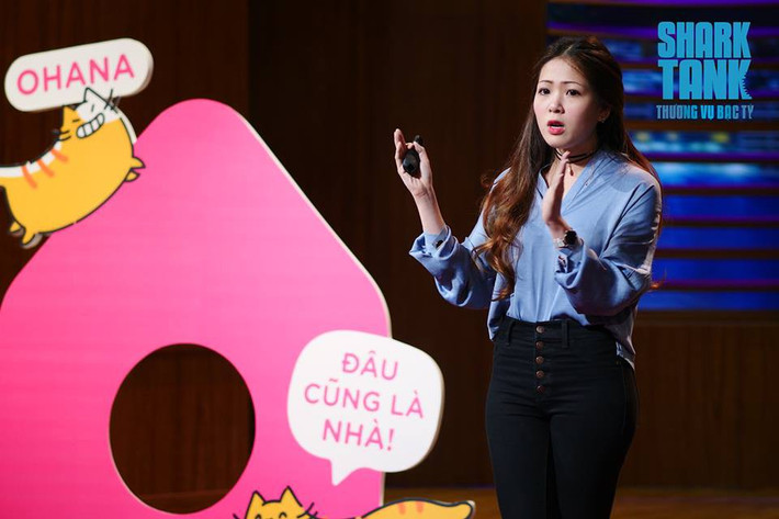 Cathy Thảo Trần tên thật là Trần Phan Thanh Thảo, 26 tuổi. Cô nàng từng là du học sinh ngành Văn học, tốt nghiệp bằng Cử nhân Văn học Anh tại Cao đẳng Agnes Scott.