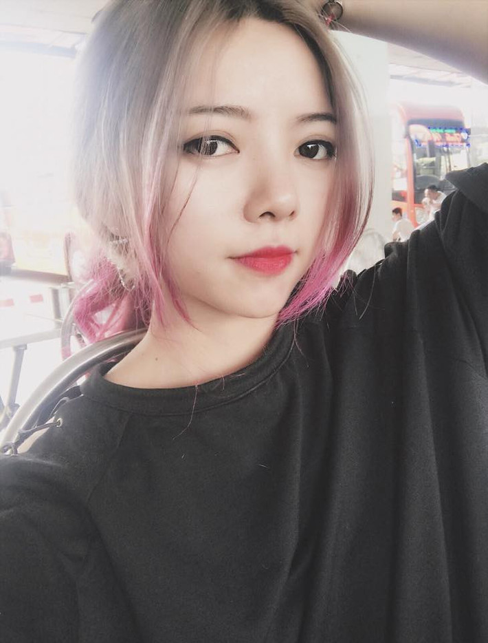 Cùng xem thêm một số hình ảnh của cô nàng streamer xinh đẹp sở hữu gương mặt idol Hàn Quốc.