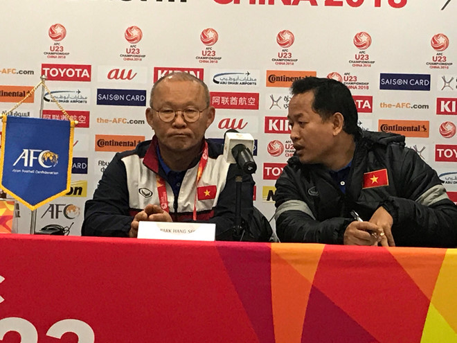 Hiện, VFF đang tìm một người mới thay thế để chuẩn bị cho AFF Cup 2018. Ngay sau đó, rất nhiều những gương mặt đã được đề xuất và bất ngờ nhất có tên của 1 nghệ sĩ đồng hương của HLV trưởng Park Hang Seo, đó là ca sĩ Hari Won.