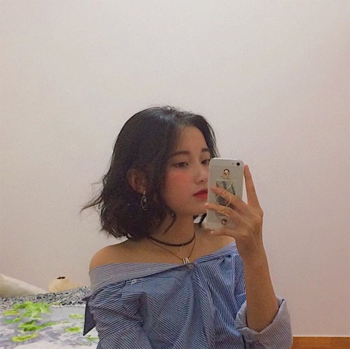 Niềm vui được nhiều người chú ý chưa được bao lâu thì nỗi buồn ập đến vì nhận được thêm nhiều lời soi mói từ dân mạng, điều này khiến Hà Vi buồn và cảm thấy stress nặng nề.