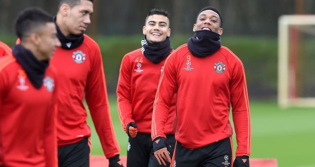 Theo Esportes, do không được trọng dụng ở MU, tiền vệ Andreas Pereira sẽ từ chối kí hợp đồng mới và muốn ra đi để tìm kiếm cơ hội phát triển tài năng. Anh hiện chỉ còn 18 tháng trong bản giao kèo hiện thời với Quỷ đỏ.