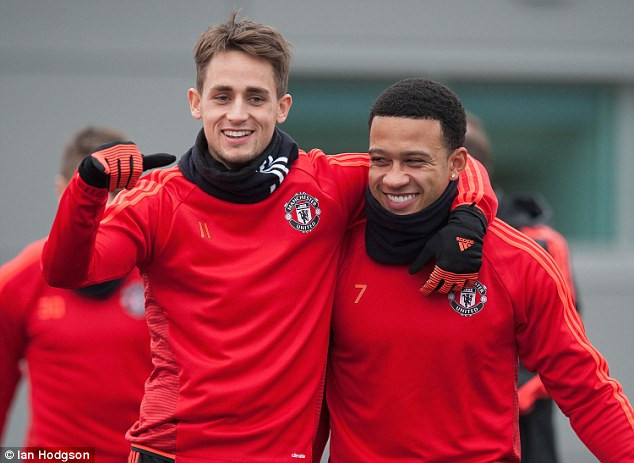 HLV Jose Mourinho muốn nâng cấp hàng công và sẵn sàng yêu cầu BLĐ MU kích hoạt điều khoản mua lại Memphis Depay và Adnan Januzaj.