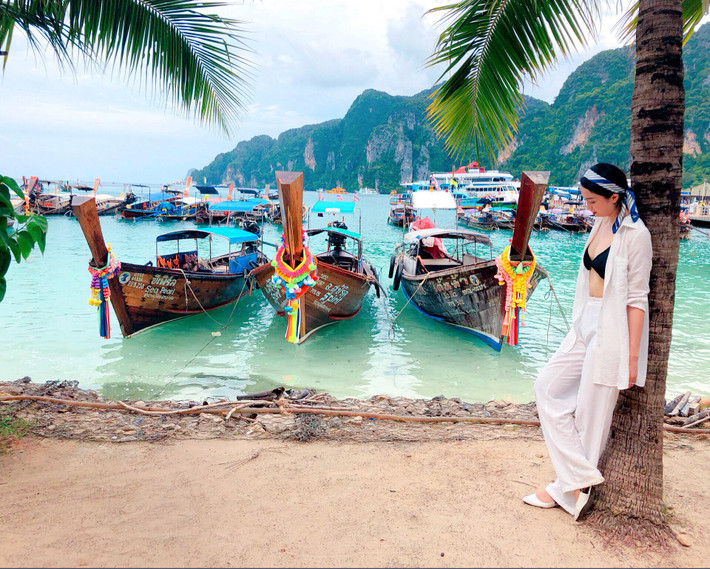 Chuyến đi gần nhất của "bà chủ bán hải sản" là thiên đường biển đảo Koh Phi Phi.