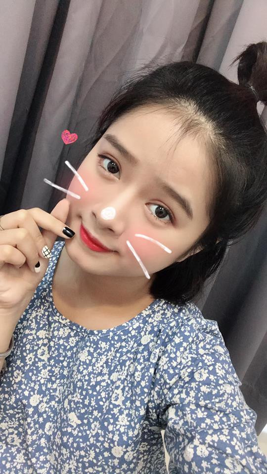Trần Ngọc Bảo Uyên (SN 1998) là một trong những hot girl tài năng và nổi tiếng với vai trò diễn viên series phim dành cho lưới tuổi học đường và người mẫu ảnh lookbook.