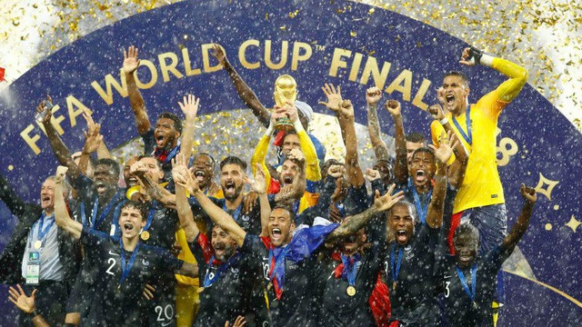 Số 2: Pháp đã lên ngôi vô địch World Cup vào Chủ nhật lần thứ hai trong lịch sử, tròn 20 năm sau khi đăng quang trước Brazil (3-0).