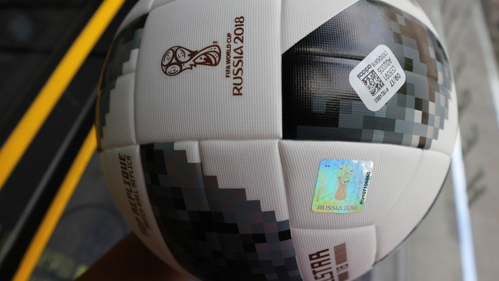 Hiện tại, trái bóng thi đấu chính thức của World Cup 2018 được bày bán tại các đại lý Adidas tại Việt Nam nhưng vì mới xuất hiện nên lượng hàng chưa nhiều và giá cả của nó khá cao so với mức tiêu dùng của người dân.