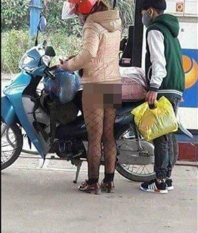 Cũng chính vì sự hiểu nhầm quần tất 3D có thể thay thế được chiếc quần bình thường mà nhiều chị em phụ nữ "hiên ngang" diện nó ra đường và rất nhiều pha "lộ hàng" đã được ghi lại khiến chủ nhân chỉ muốn "độn thổ" khi xem lại.