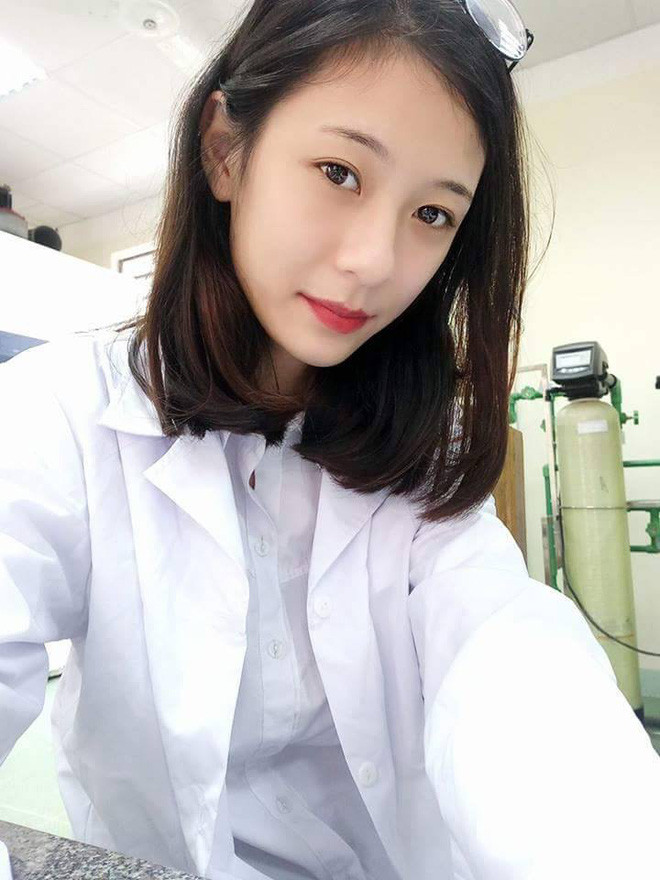 Cô bạn còn khá nổi trong trường khi tích cực tham gia các hoạt động ngoại khóa, Đoàn hội. Thúy Diệu từng được nhà trường cử đi thi Hoa khôi sinh viên Việt Nam.