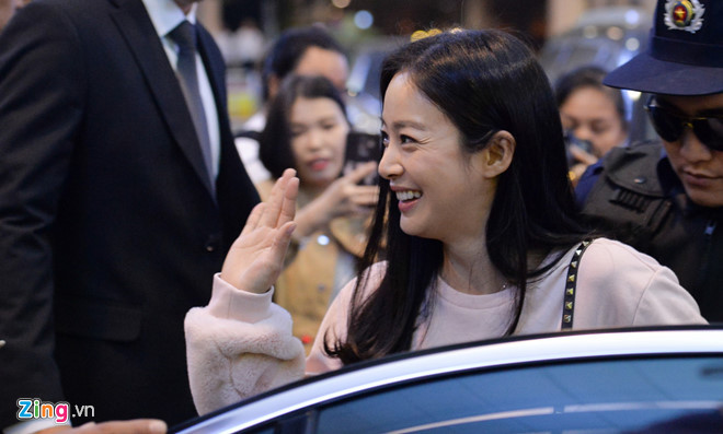 Kim Tae Hee kết hôn với Bi Rain - cũng là ngôi sao được yêu thích tại Hàn Quốc - vào đầu năm 2017. Hai ngôi sao chào đón con đầu lòng vào tháng 10 cùng năm.