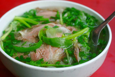Một bát phở với đầy đủ hương, sắc đã trở thành món ăn truyền thống ngon nhất thế giới do dân mạng bình chọn.