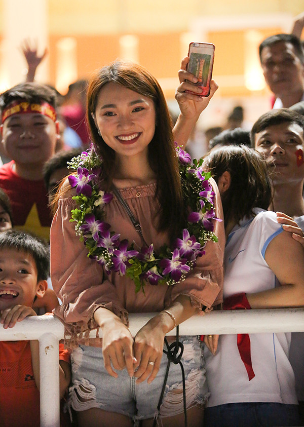 Ngọc Nữ cũng chính là thí sinh vừa tham dự cuộc thi Hoa hậu Việt Nam. Nhưng do nhiều lý do khách quan, cô nàng này đã xin rút lui sau vòng chung khảo.
