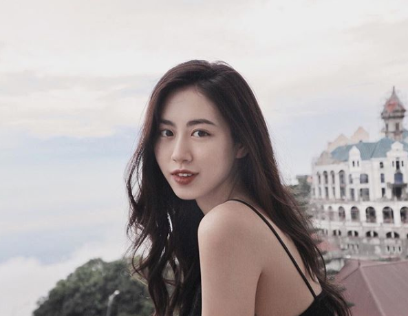 Mai Vân Trang (SN 1997) cô nàng này xuất thân không phải là một Beauty blogger mà là một người mẫu lookbook.